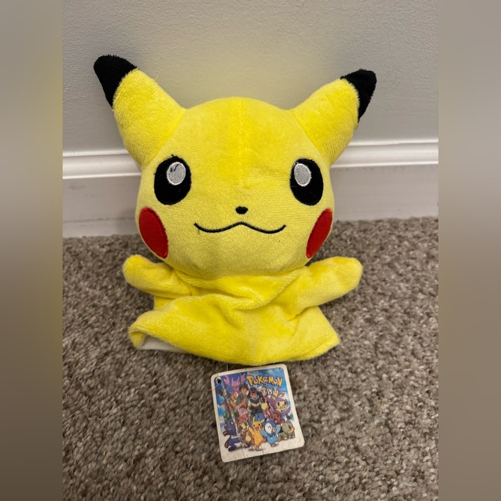 Pikachu Pokémon Hand Puppet Vintage Plush Japanese NWT